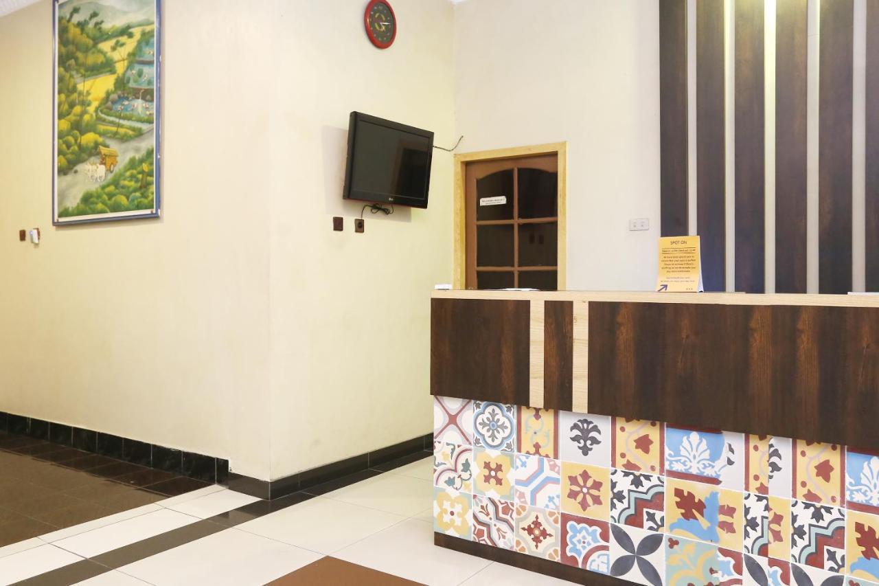 Spot On 2358 Aster Homestay Mlati Exterior foto