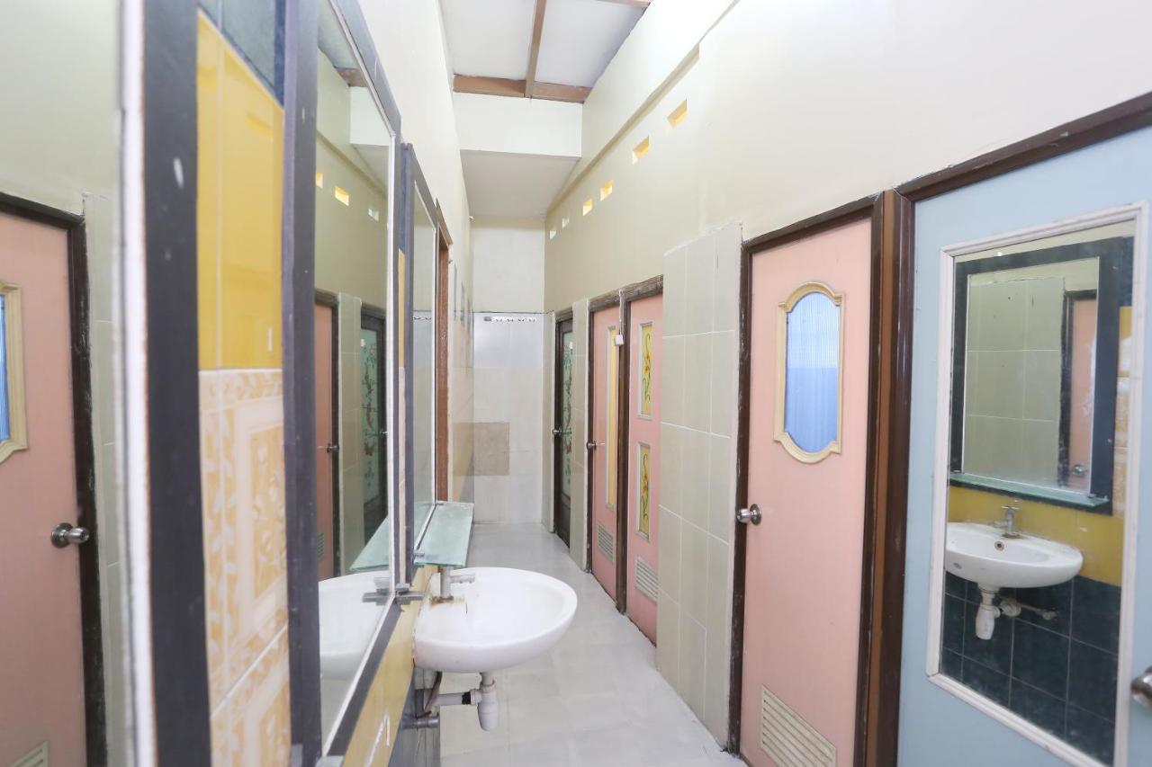 Spot On 2358 Aster Homestay Mlati Exterior foto